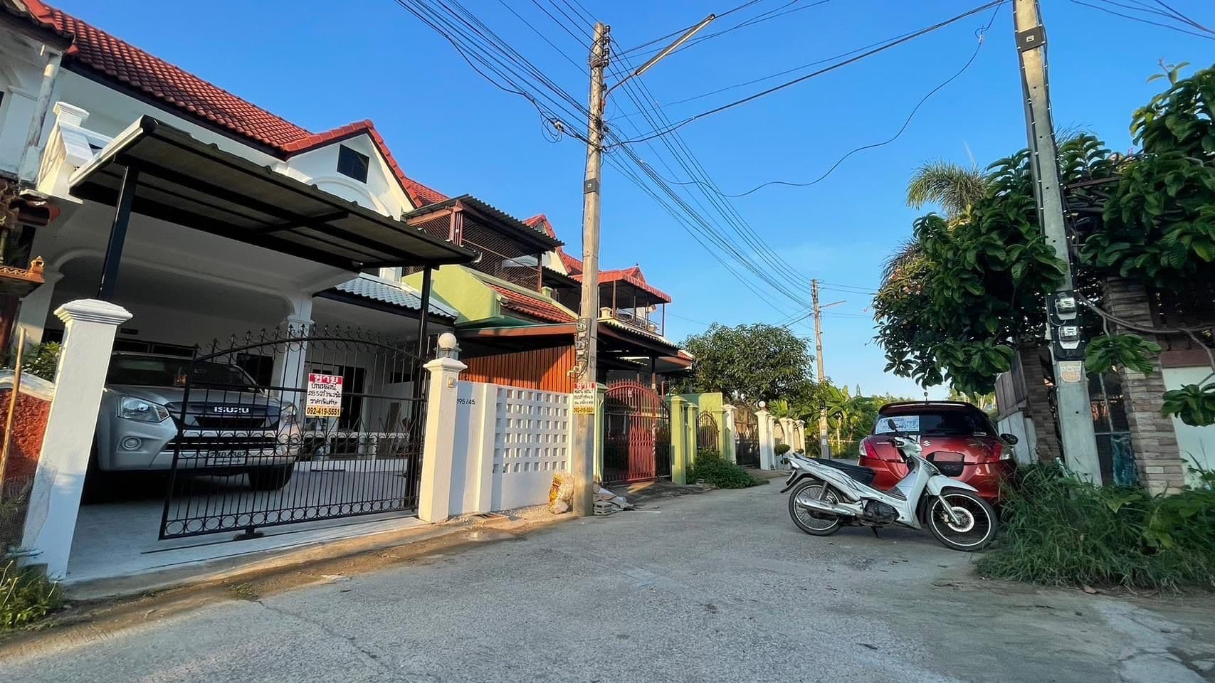 ขายบ้านเพชรบุรี ทาวน์เอ็าส์ ตกแต่งพร้อมอยู๋ บ้านกุ่ม เมืองเพชรบุรี โค้งวัดขุนตรา