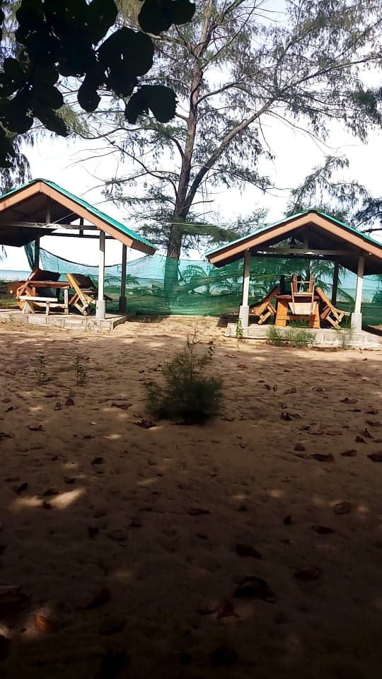 ที่ดินติดชายหาด พร้อมกิจการร้านอาหาร ชุมพร 1ไร่