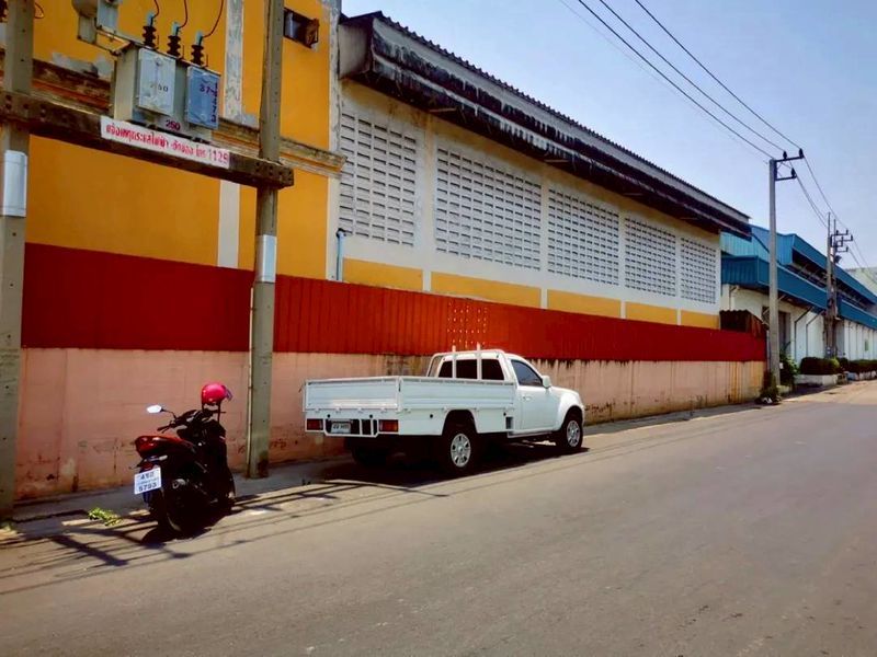 ขายโรงงาน + โกดัง 3 ชั้น ทำเล พุทธมณฑลสาย 5 – เพชรเกษม 95รองรับทั้งธุรกิจ คลังสินค้า โรงงานผลิต หรือซื้อเพื่อลงทุนปล่อยเช่า