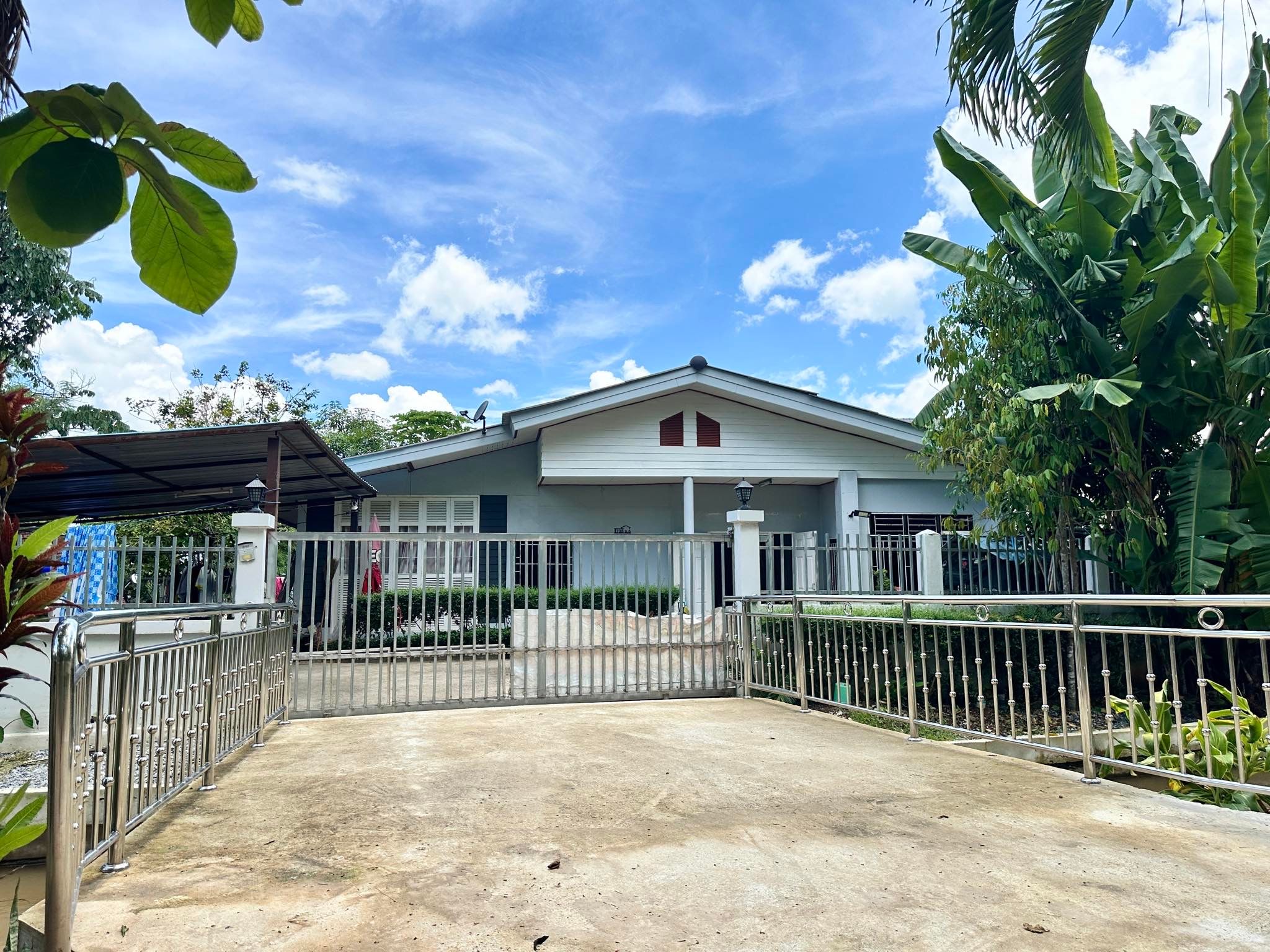 บ้านพร้อมที่ดินใกล้ตัวเมืองใกล้ศูนย์ข้าราชการเชียงราย