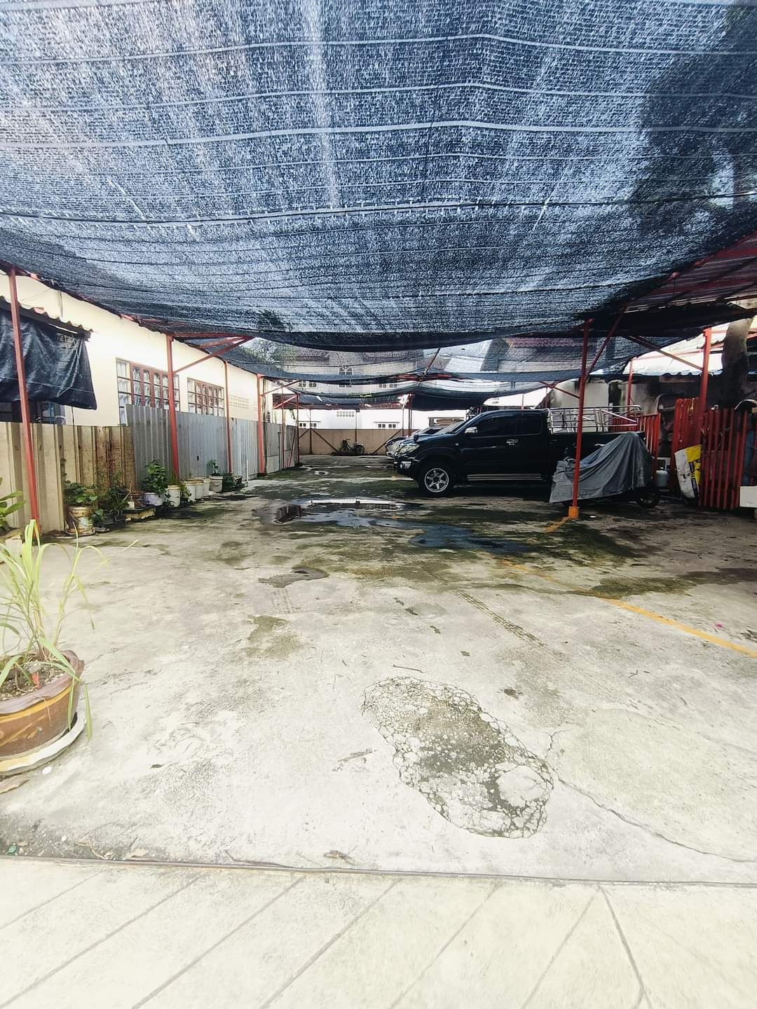 ขายที่ดินเปล่าพร้อมโรงจอดรถ