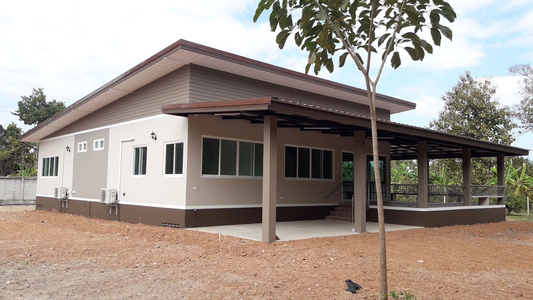 ขายบ้านปราจีน บ้านสวนบนเนื้อที่เกือบ 5 ไร่. ใกล้วงเวียนศาลนเรศวร เมืองปราจีน 4-3-65.3