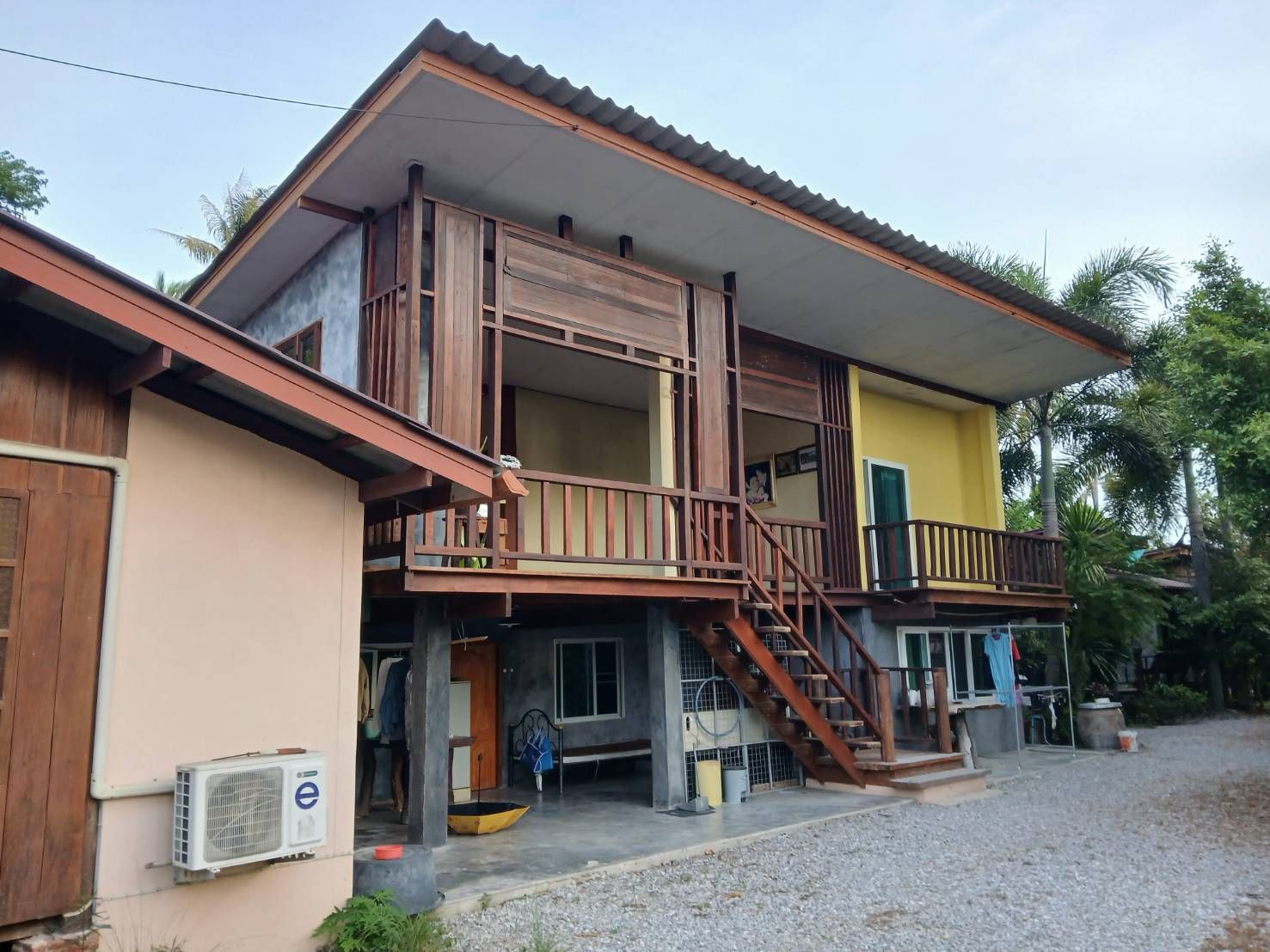 ขายบ้านที่ดินพร้อมโฮมสเตย์