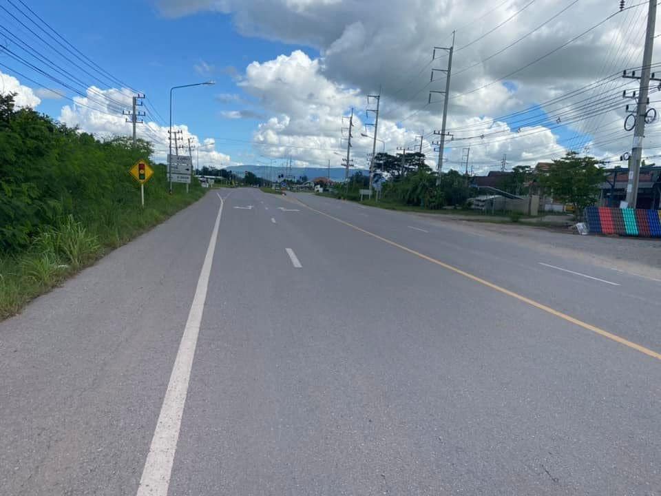 ที่ดินติดถนนหลวงแผ่นดินสายภูเขียว - เกษตรสมบูรณ์ ชัยภูมิ 5-3-60
