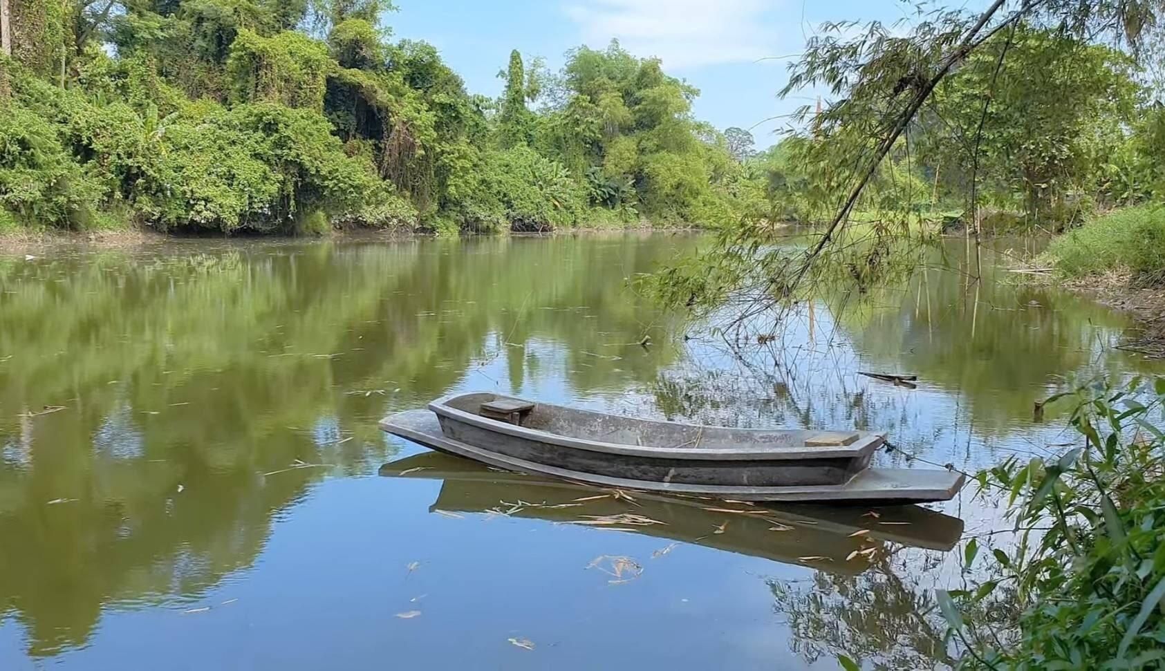 ขายที่ดินติดแม่น้ำนครนายก ถมแล้ว ร่มรื่น เหมาะทำรีสอร์ท ติดถนนหลัก ในตัวเมืองนครนายก 