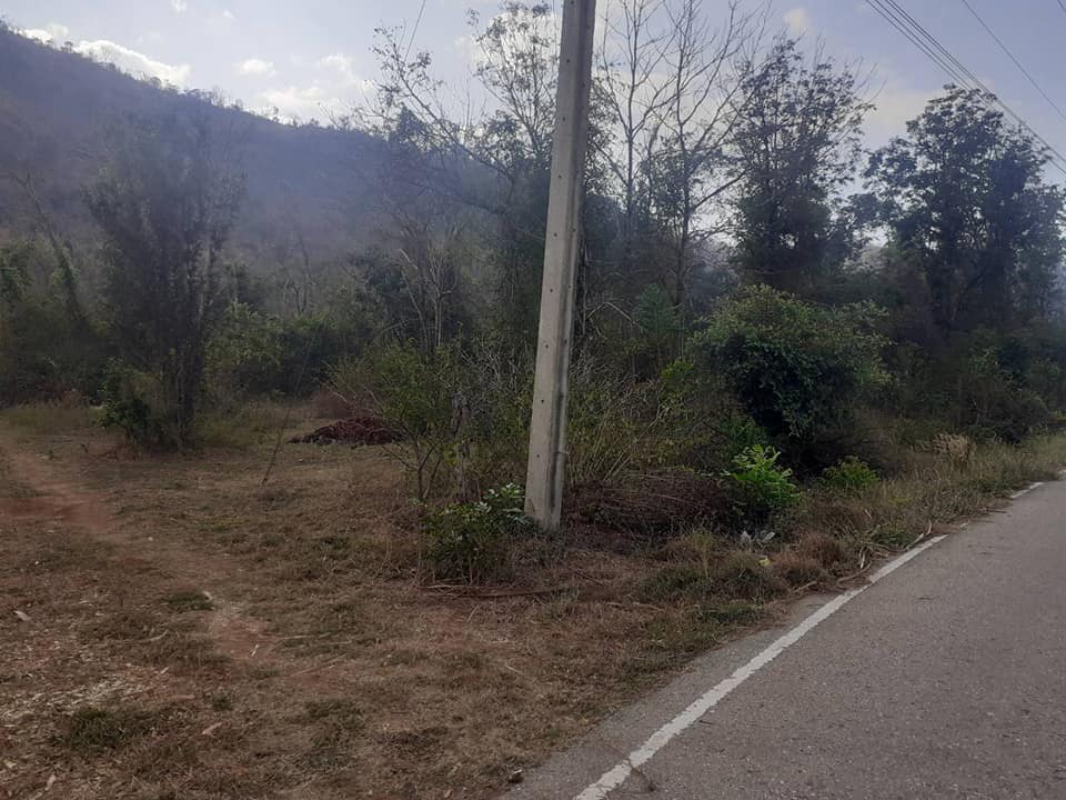 ที่ดินติดภูเขา สุพรรณบุรี 5-2-98