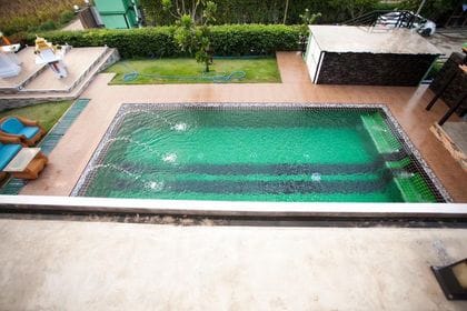 บ้านพร้อมโรงงานทอถุงมือ