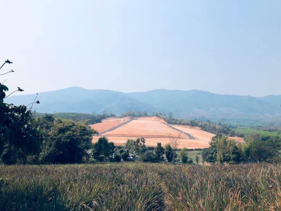 ขายที่ดิน ถมแล้ว 2 แปลง พร้อมสร้างบ้าน ทำเลดีวิวสวย เข้ามาจากถนนเส้นหลักเพียง 1.6 กิโล มีน้ำมีไฟ ถนน พร้อมหมดครับ