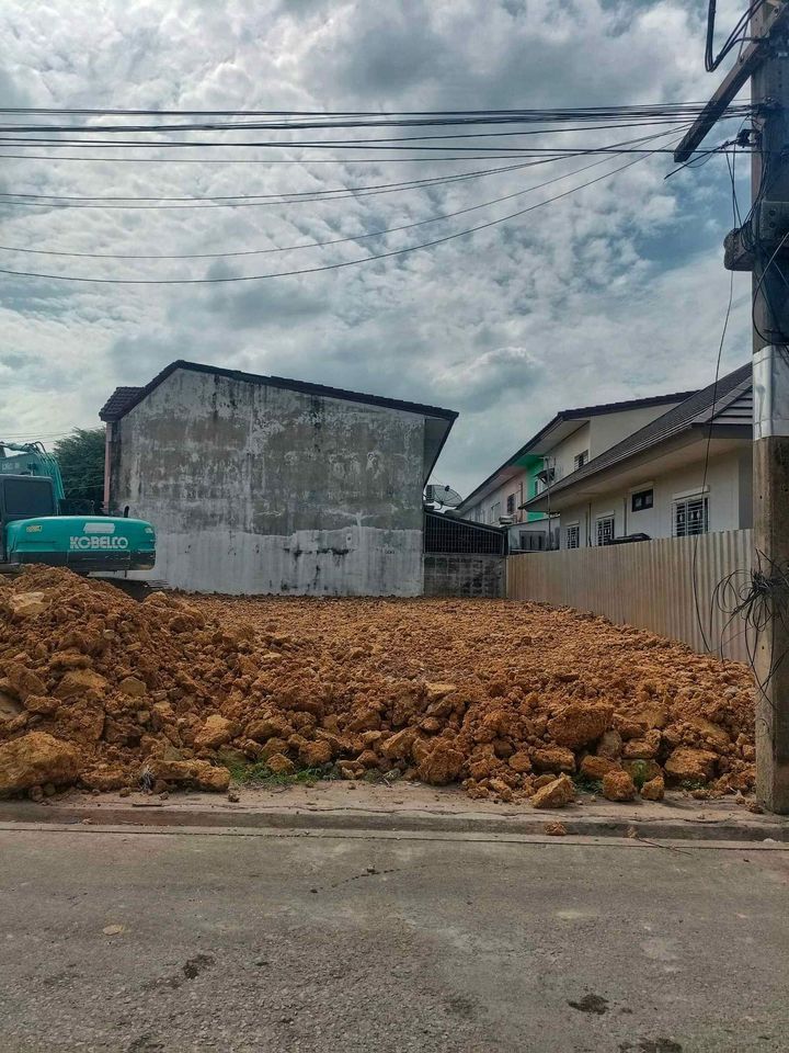ขายที่ดินในซอยค่ายกำแพงเพชรอัครโยธิน สมุทรสาคร