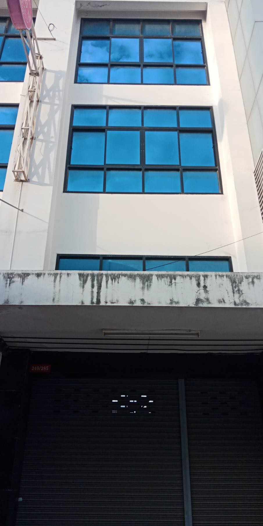 ห้องแถว 1 ห้อง หมู่บ้านศิริวัฒน์ สุพรรณบุรี 0-0-18