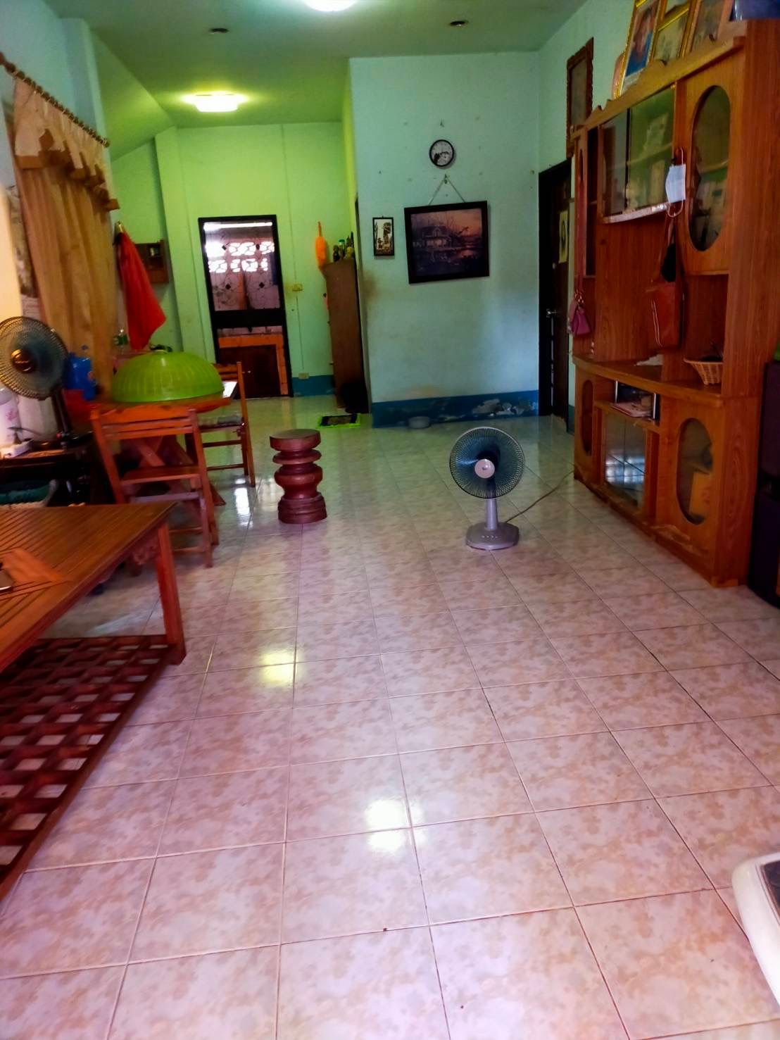 บ้านพร้อมที่ดิน น้ำไม่ท่วม ดอยเขาควาย (สนามบินเก่า) 3 ห้องนอน 1 ห้องน้ำ 1 โรงจอดรถ 1 ดาดฟ้าชมวิว 1 ห้องเก็บของ
