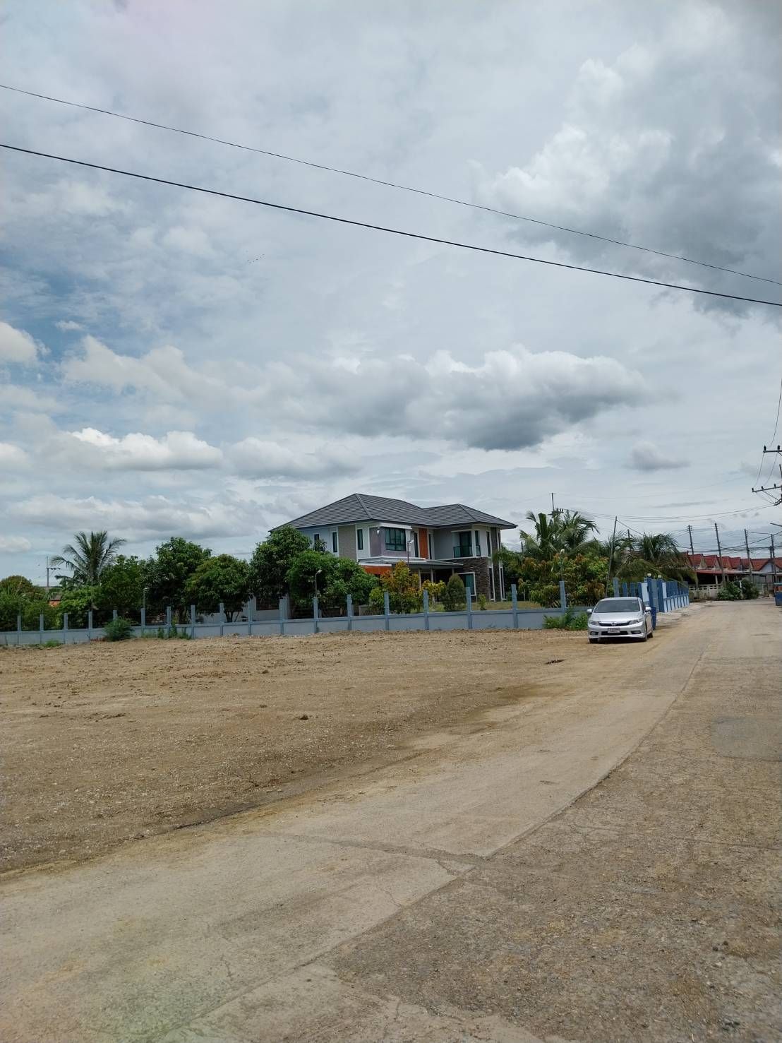 ขายที่ดินเหมาะสำหรับทำหมู่บ้านจัดสรร