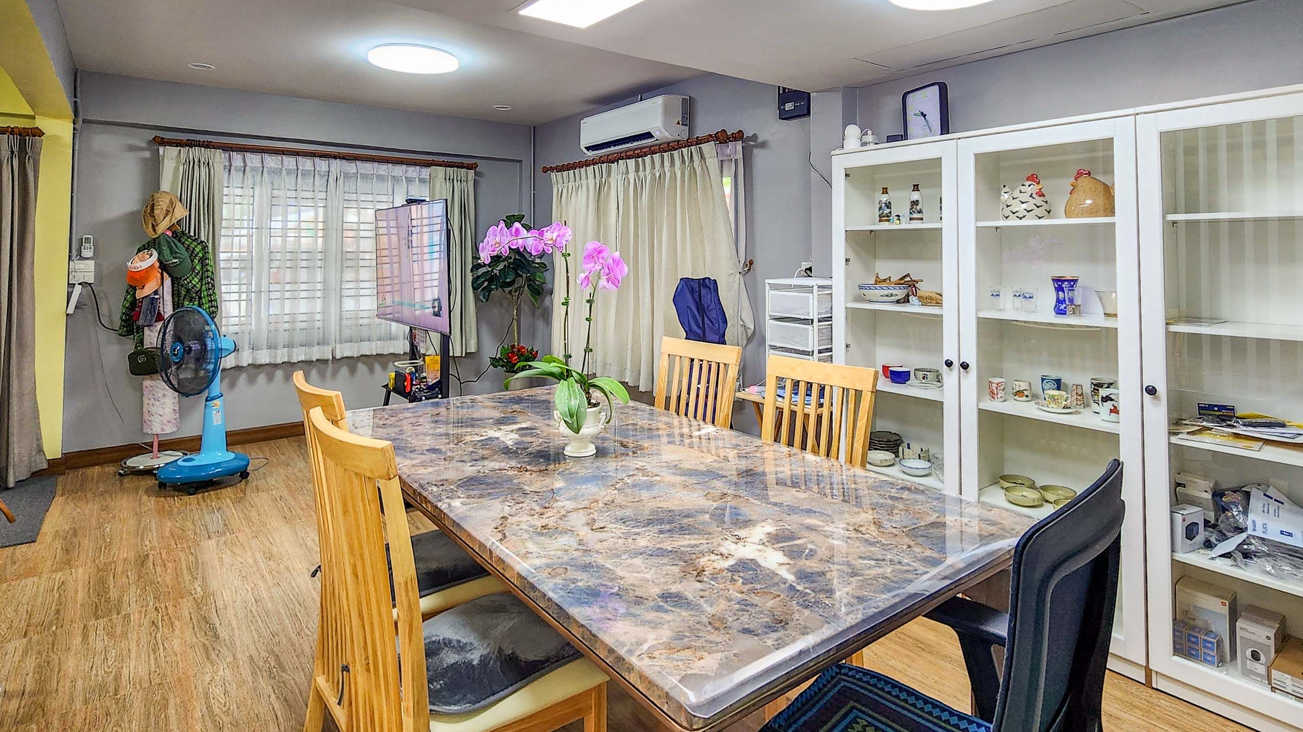 บ้านเดี่ยวรีโนเวทใหม่ พร้อมอยู่ 2 ห้องนอน ย่านวัดเกต ใกล้เซ็นทรัลเฟสติวัล เชียงใหม่
