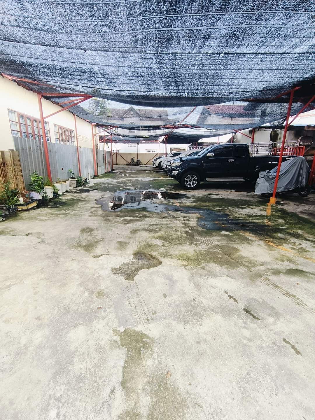 ขายที่ดินเปล่าพร้อมโรงจอดรถ