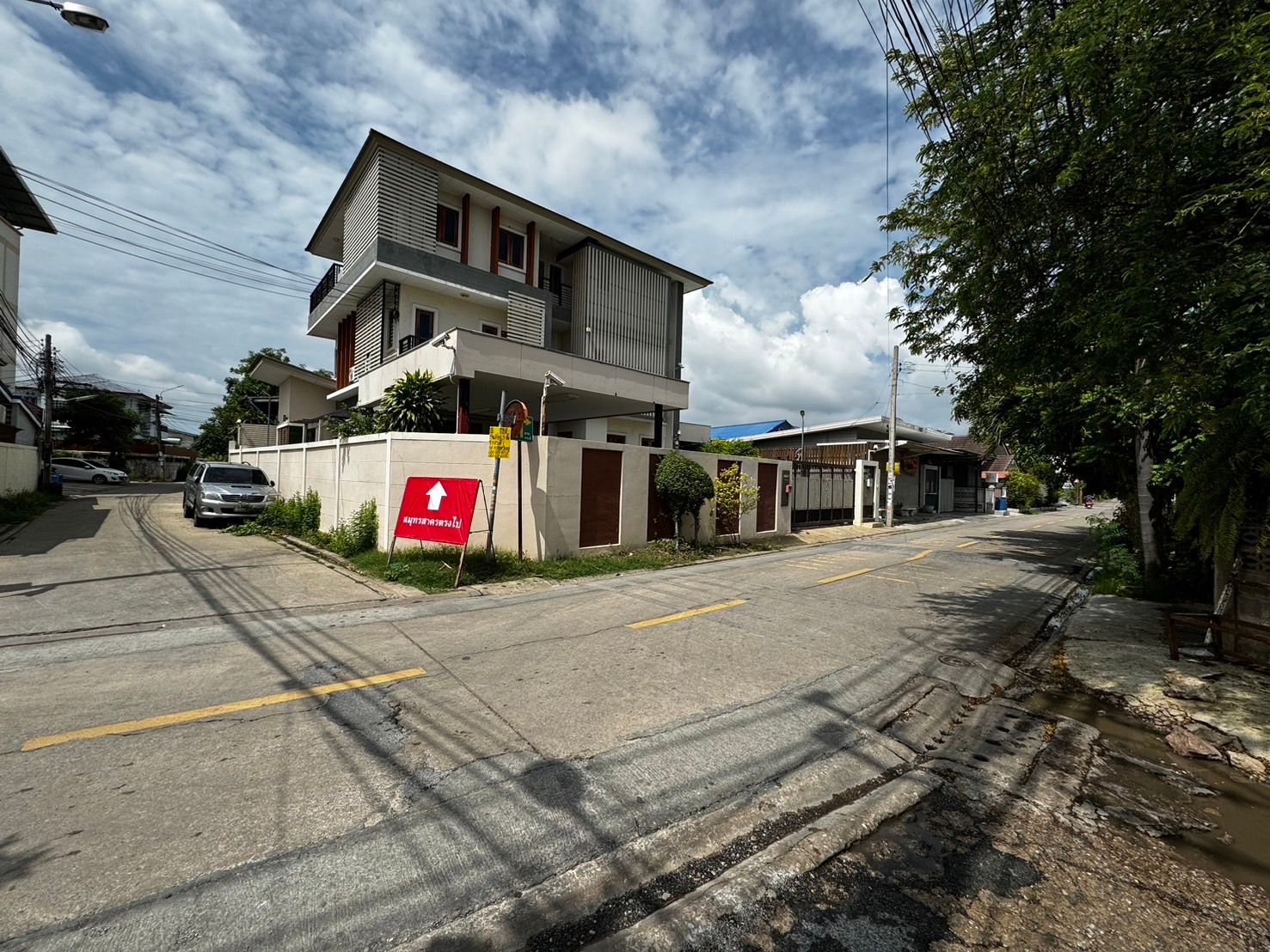 ขายบ้านกรุงเทพฯ บ้านสวย ทรงงามทำเลดี เขตบางขุนเทียน กทม 0-0-92