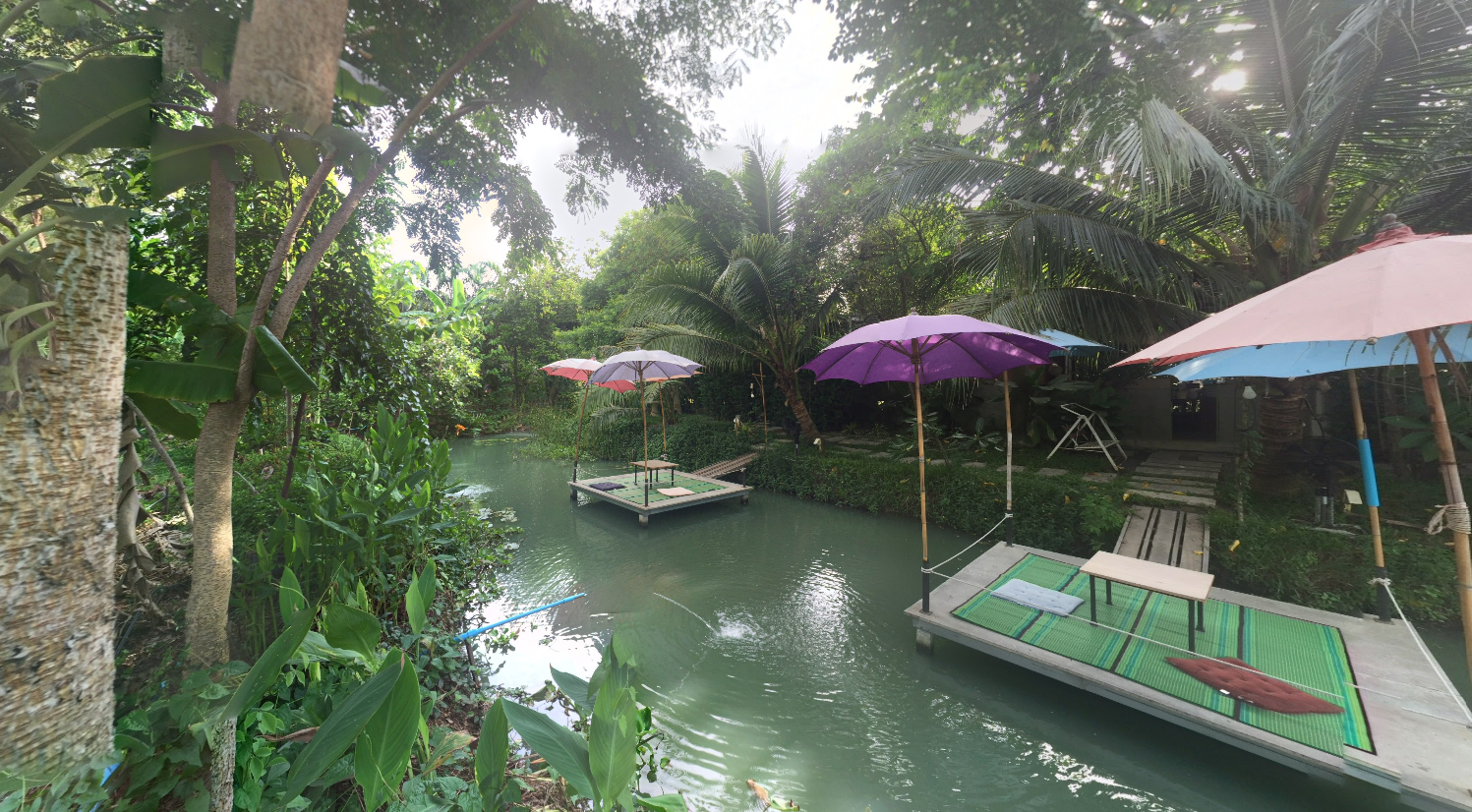 ขายที่ดินนนทบุรี อำเภอบางบัวทอง ที่ดินทำ Cafe แปลงสวย ติดถนน 2 ด้าน บรรยากาศดี เหมาะลงทุนที่สุด 3-3-70.2 ไร่.