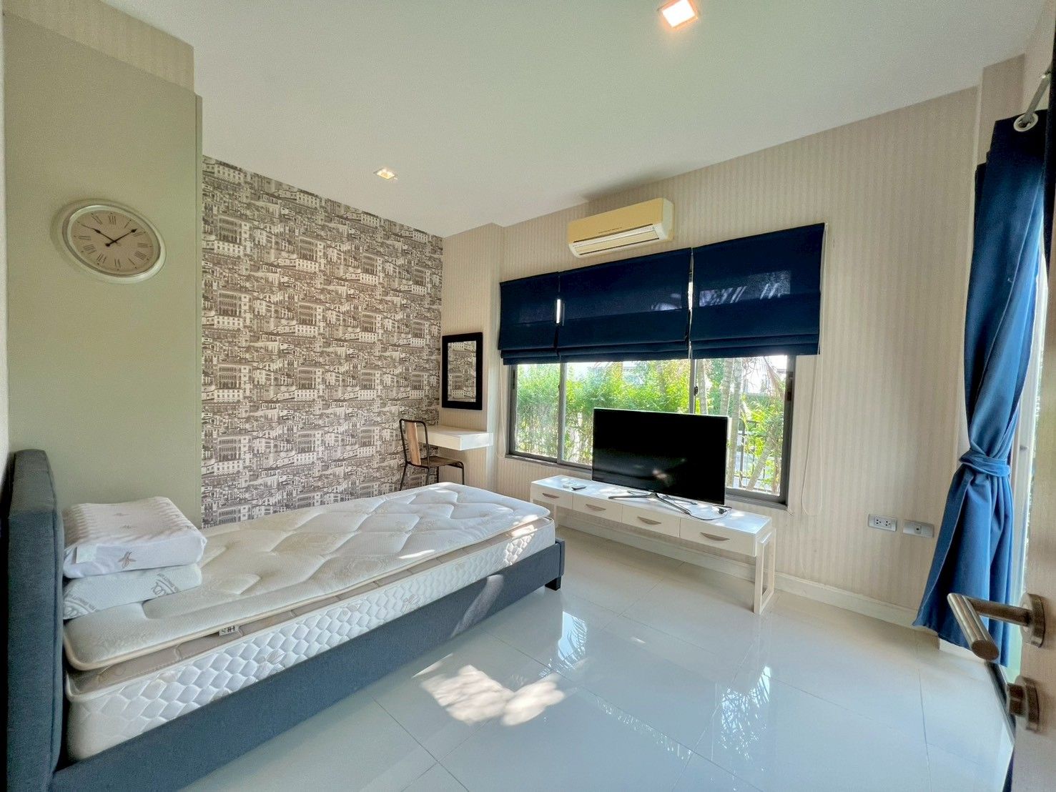 ขายด่วน! บ้านเดี่ยว 4-ห้องนอน 3-ห้องน้ำ แปลงมุม พร้อมเฟอร์นิเจอร์ Built-in สวยจบครบทั้งหลัง