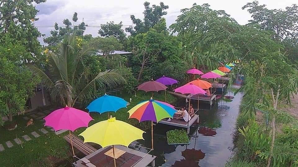 ขายที่ดินนนทบุรี อำเภอบางบัวทอง ที่ดินทำ Cafe แปลงสวย ติดถนน 2 ด้าน บรรยากาศดี เหมาะลงทุนที่สุด 3-3-70.2 ไร่.