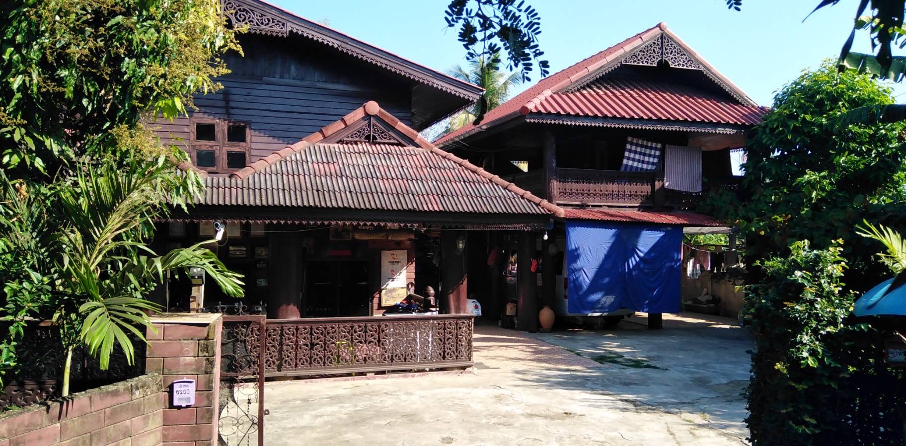 บ้านไม้หลังสวย งาว ลำปาง 209 ตร.ว