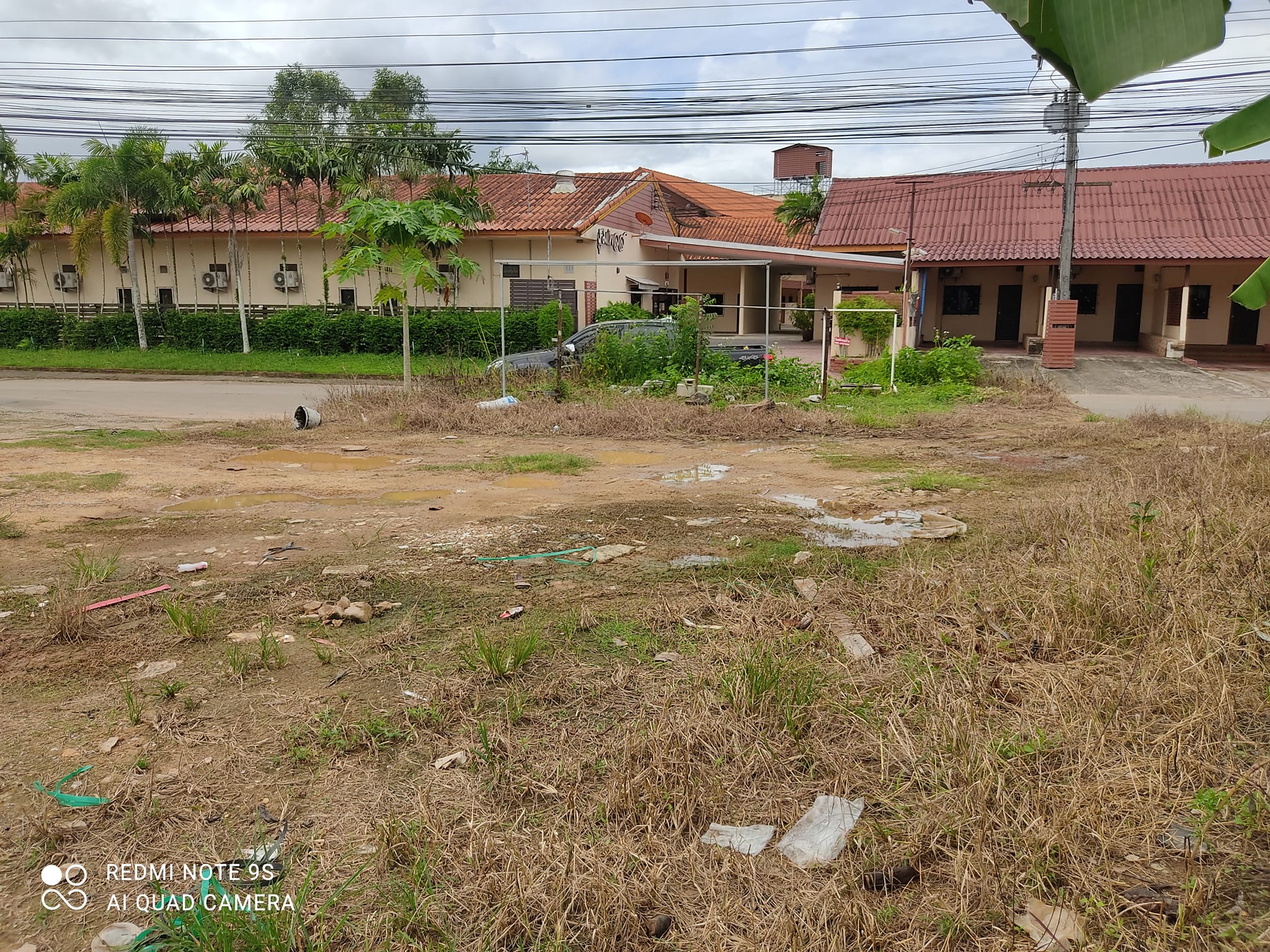 ที่ดินเปล่า หลังสนามกีฬาเมืองชุมพร อ.เมืองชุมพร จ.ชุมพร 1-3-37.5 ไร่