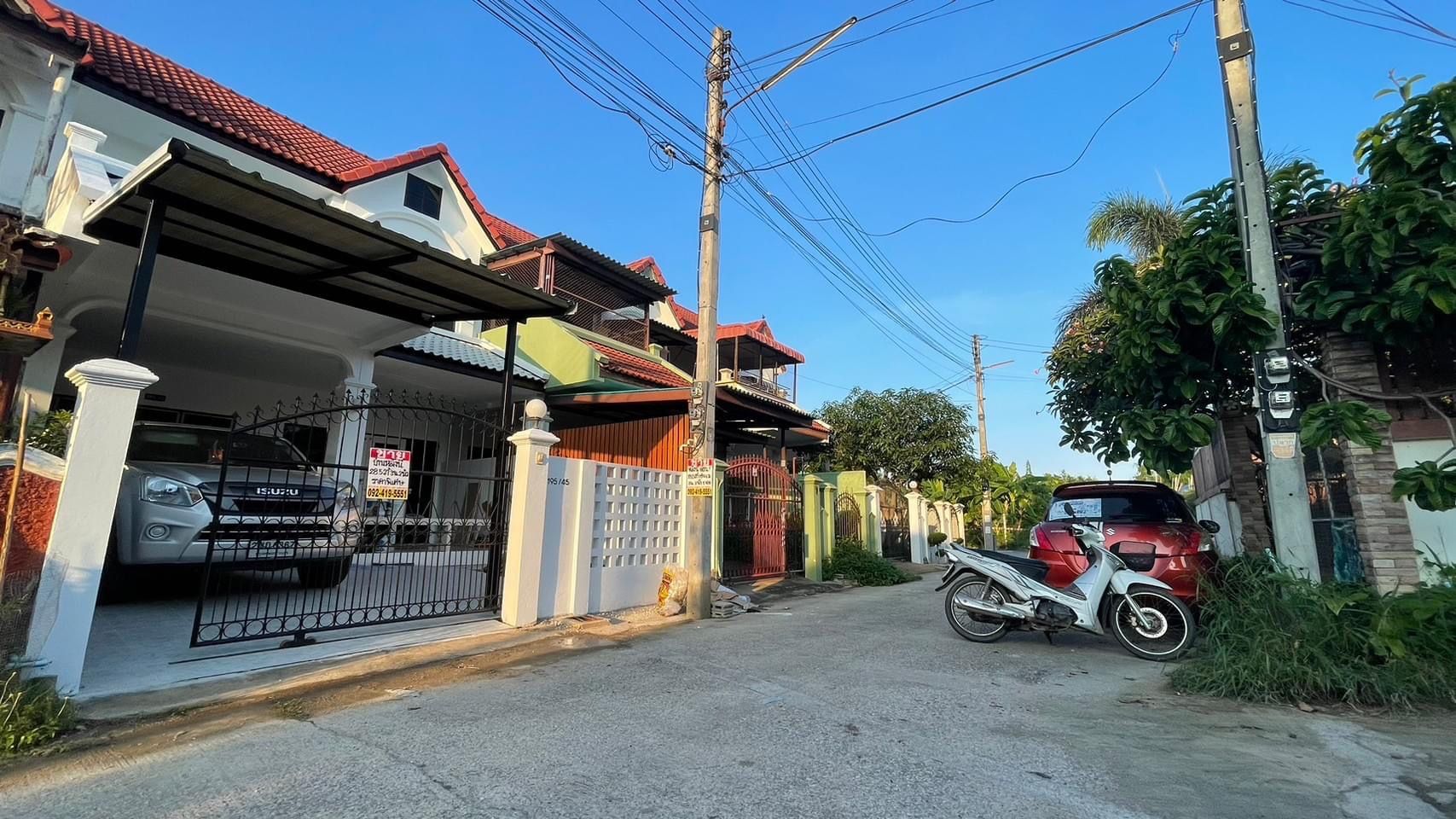 ขายบ้านเพชรบุรี ทาวน์เอ็าส์ ตกแต่งพร้อมอยู๋ บ้านกุ่ม เมืองเพชรบุรี โค้งวัดขุนตรา