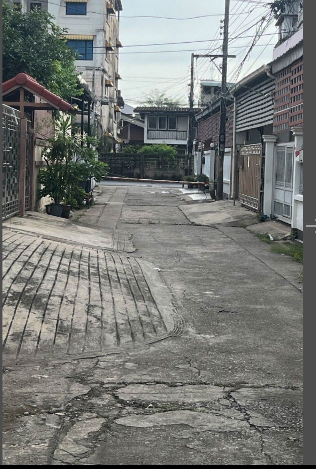 ขายที่ดินกรุงเทพฯ บางกะปิ ที่ดินทำเลทอง เดินทางสะดวก ที่ถมแล้วเรียบร้อย พร้อมเสาเข็ม 0-1-34 ไร่.