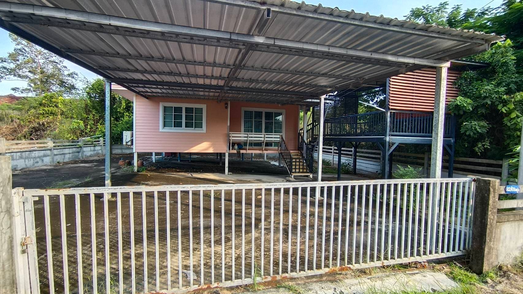 ขายบ้านระยอง อำเภอเมือง บ้านชั้นเดียว ใกล้ทะเล เพียง 100 เมตร. เดินเท้าได้เลย ขายเพียง 2.9 ล้าน เท่านั้น !!