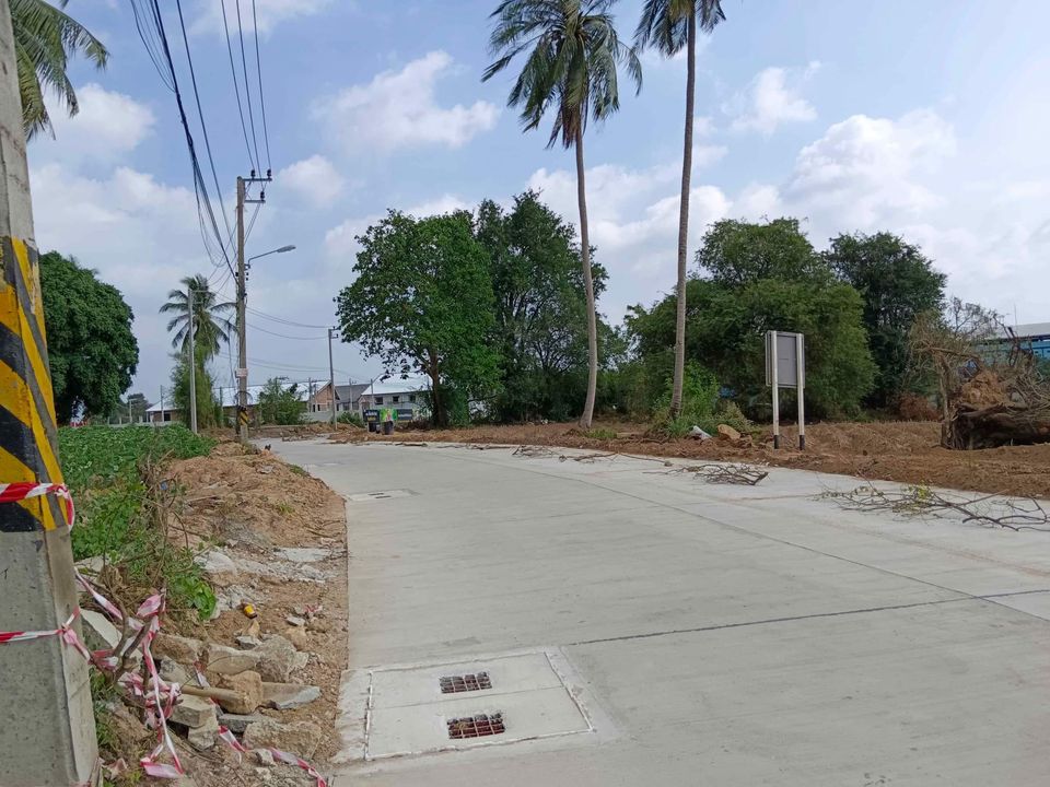 ที่ดิน ใกล้หมู่บ้านเซ็นทรัลฮิลล์สวนเสือ ชลบุรี 11-2-49 ไร่