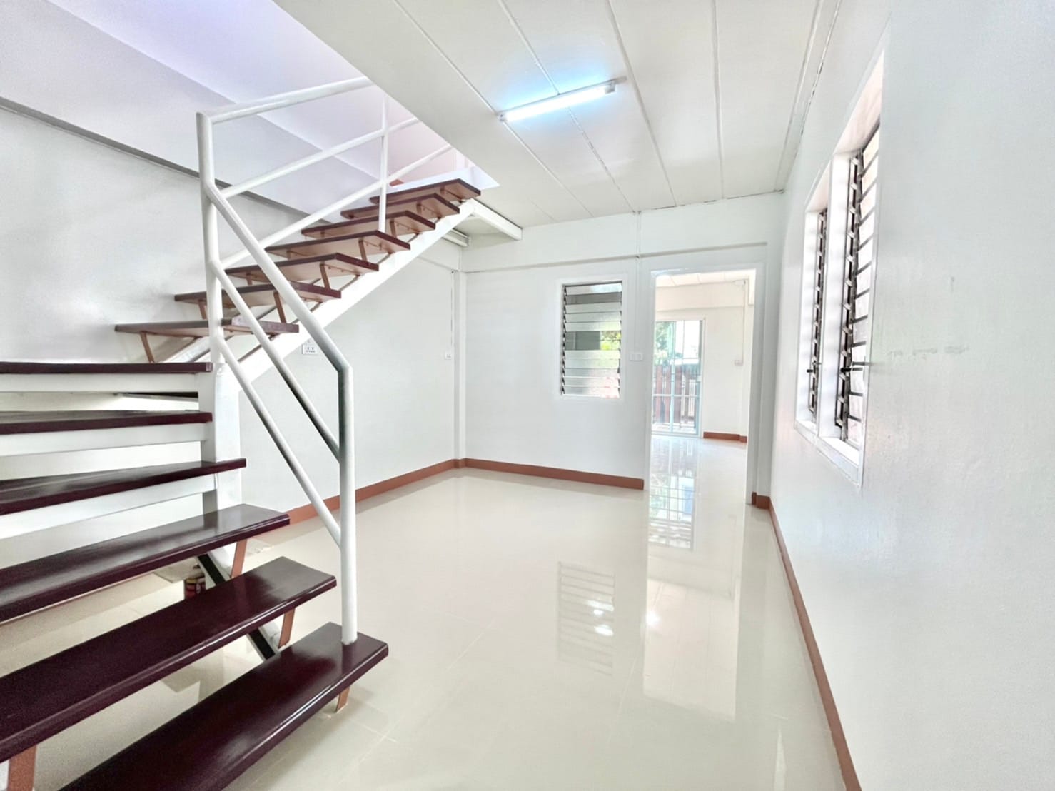 บ้านเดี่ยว สองชั้น ใหม่มาก สวย ลดราคา