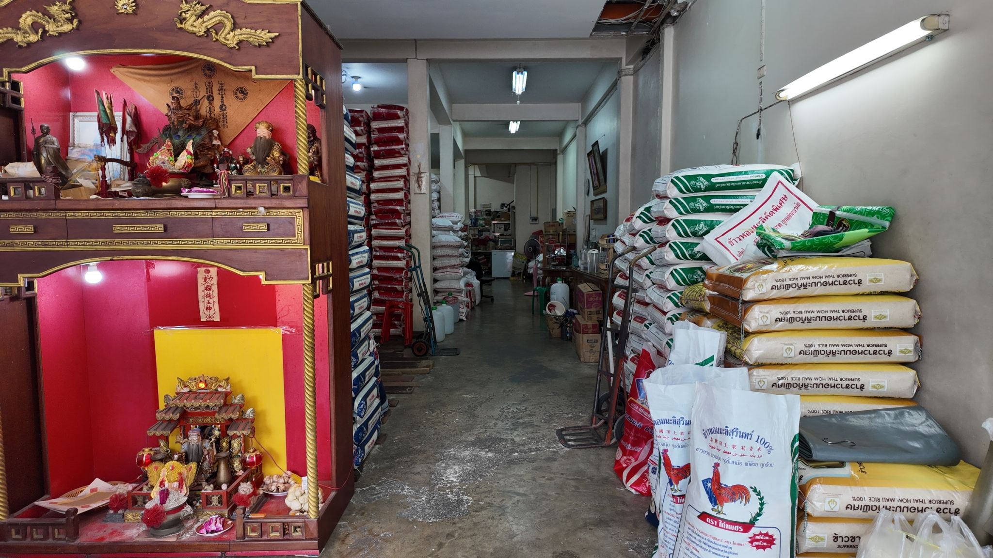 บ้านเดี่ยว 2 ชั้น ติดถนนหลัก เหมาะกับการลงทุนหรืออยู่อาศัย