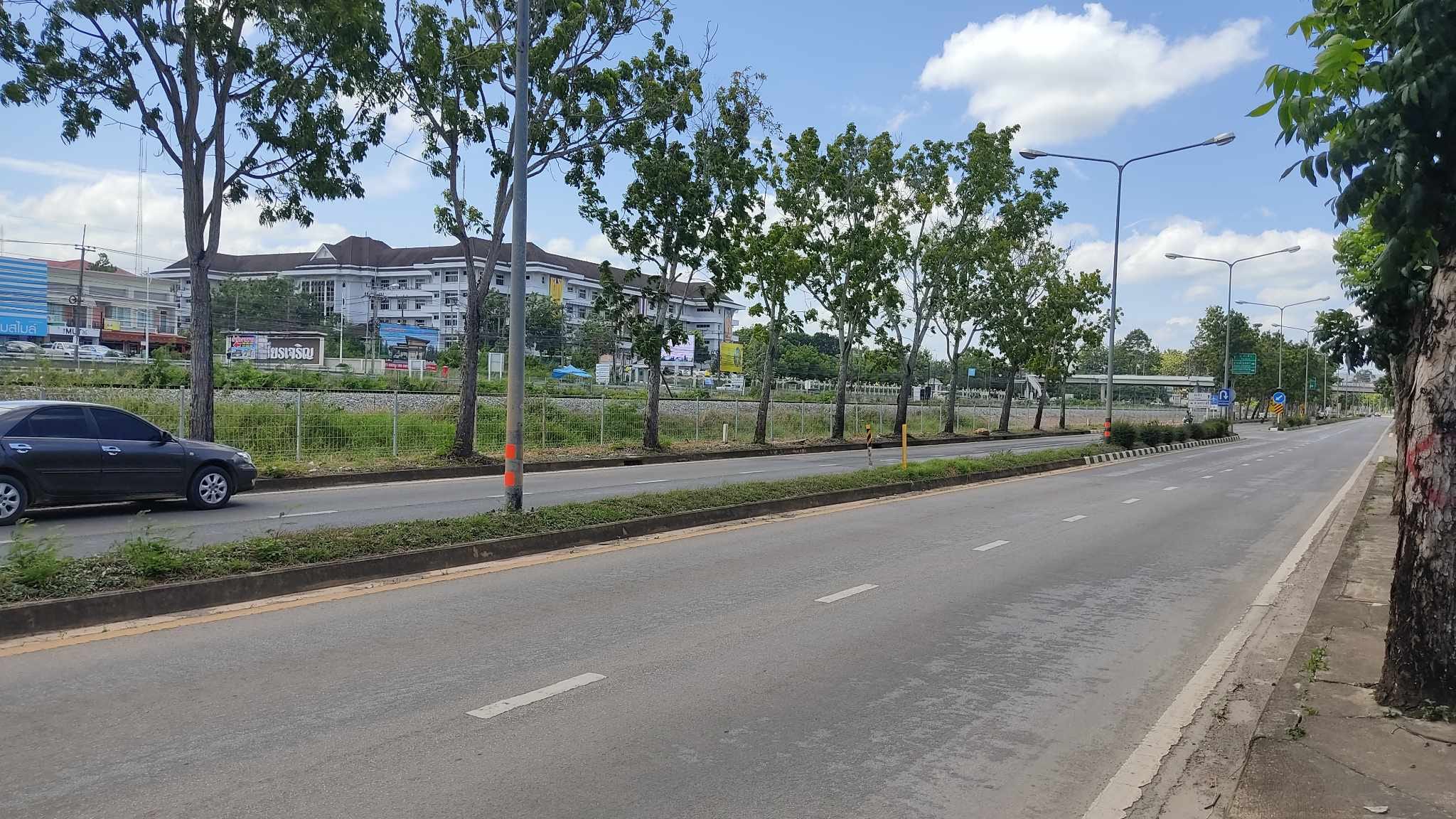 ที่ดินเมืองชุมพร ติดถนนเลียบทางรถไฟ