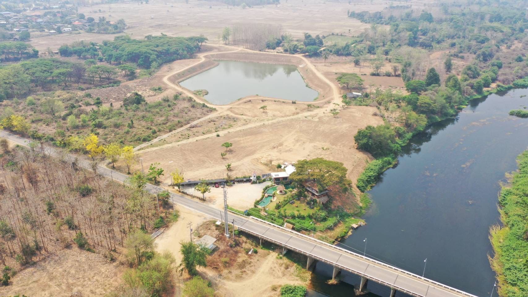 ขายที่ดิน 10 ไร่ 2 งาน ริมแม่น้ำวัง วิวภูเขา บรรยากาศดี เหมาะสร้างบ้าน รีสอร์ท