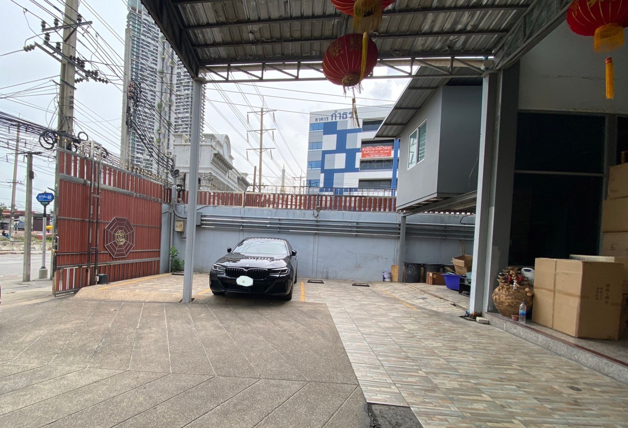 ขายด่วน ตึก 8 ชั้นริมถนนพระราม3 ตรงข้ามตึก เอสวี 