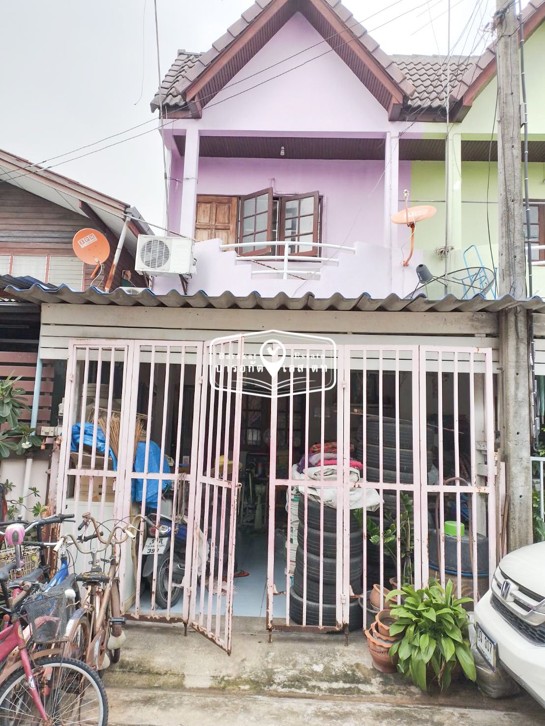 ทาวน์เฮ้าส์สวย 2 ชั้น 2 หลัง ใกล้สถานีรถไฟฟ้า BTS คูคต ปทุมธานี