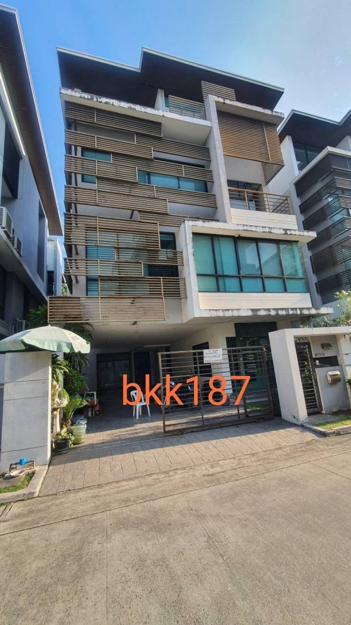 ขาย-ให้เช่าทาวน์โฮม 4 ชั้น เนอวาน่า พระราม9-รามคำแหง ติดถนนใหญ่ ใกล้ทางด่วน