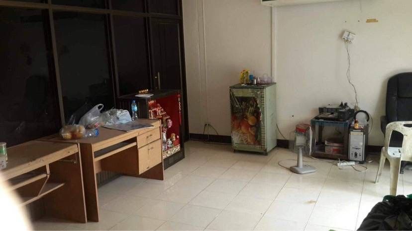 ขายที่ดินพร้อมสิ่งปลูกสร้าง (โกดัง,ออฟฟิศ+ห้องน้ำในตัว,ห้องพักคนงาน) 