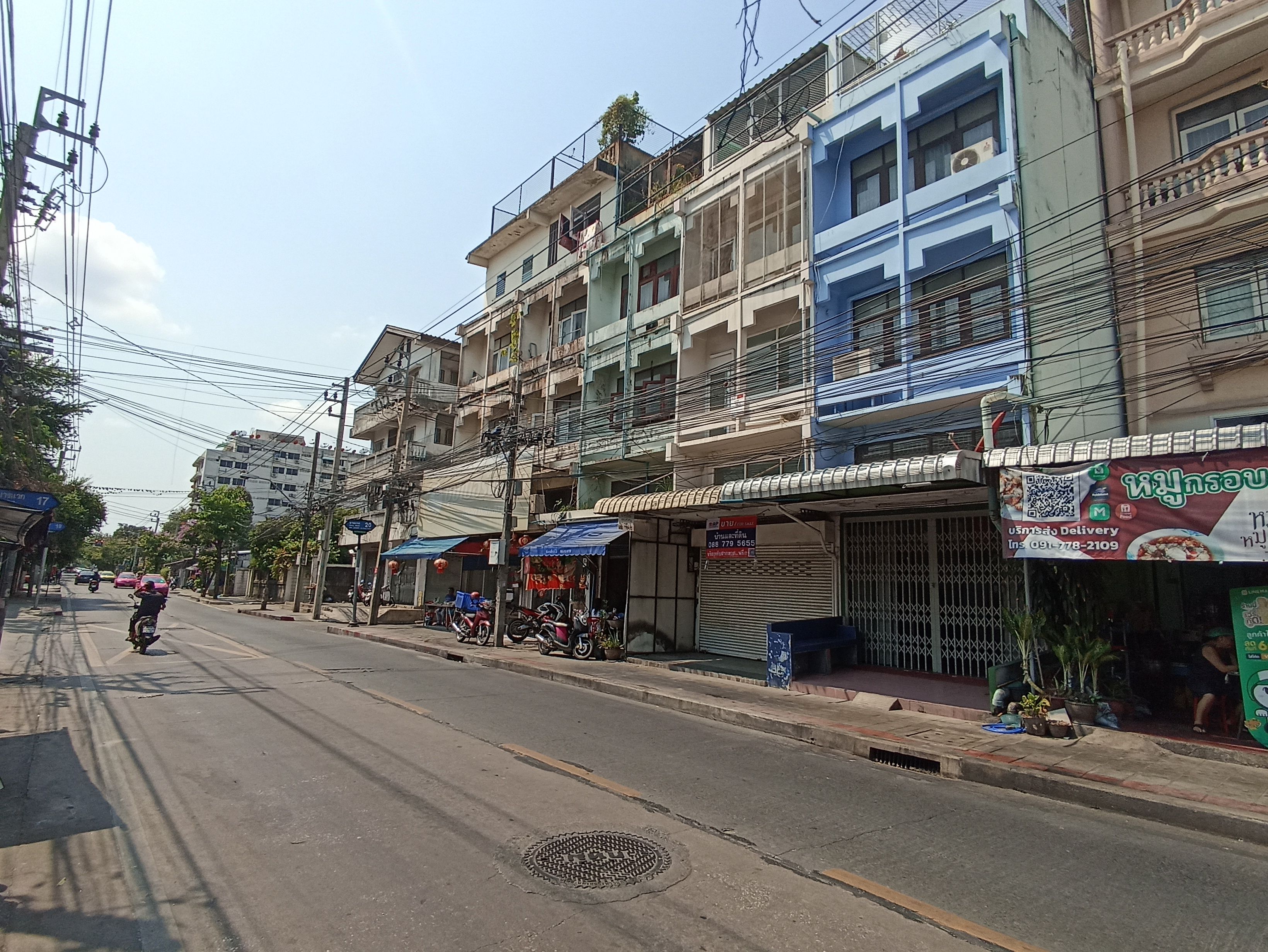 อาคารพาณิชย์ 3.5 ชั้น @ ถ.บางแวก ตรงข้าม ม.The City, กรุงเทพ