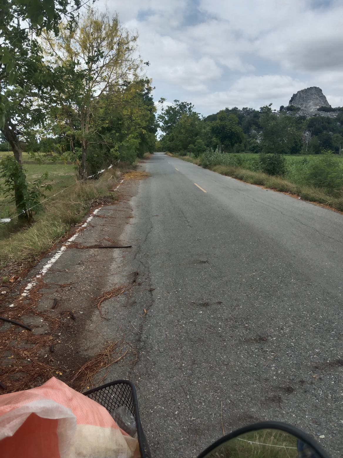 ที่ดินแปลงเกษตร สุพรรณบุรี 20-0-0 