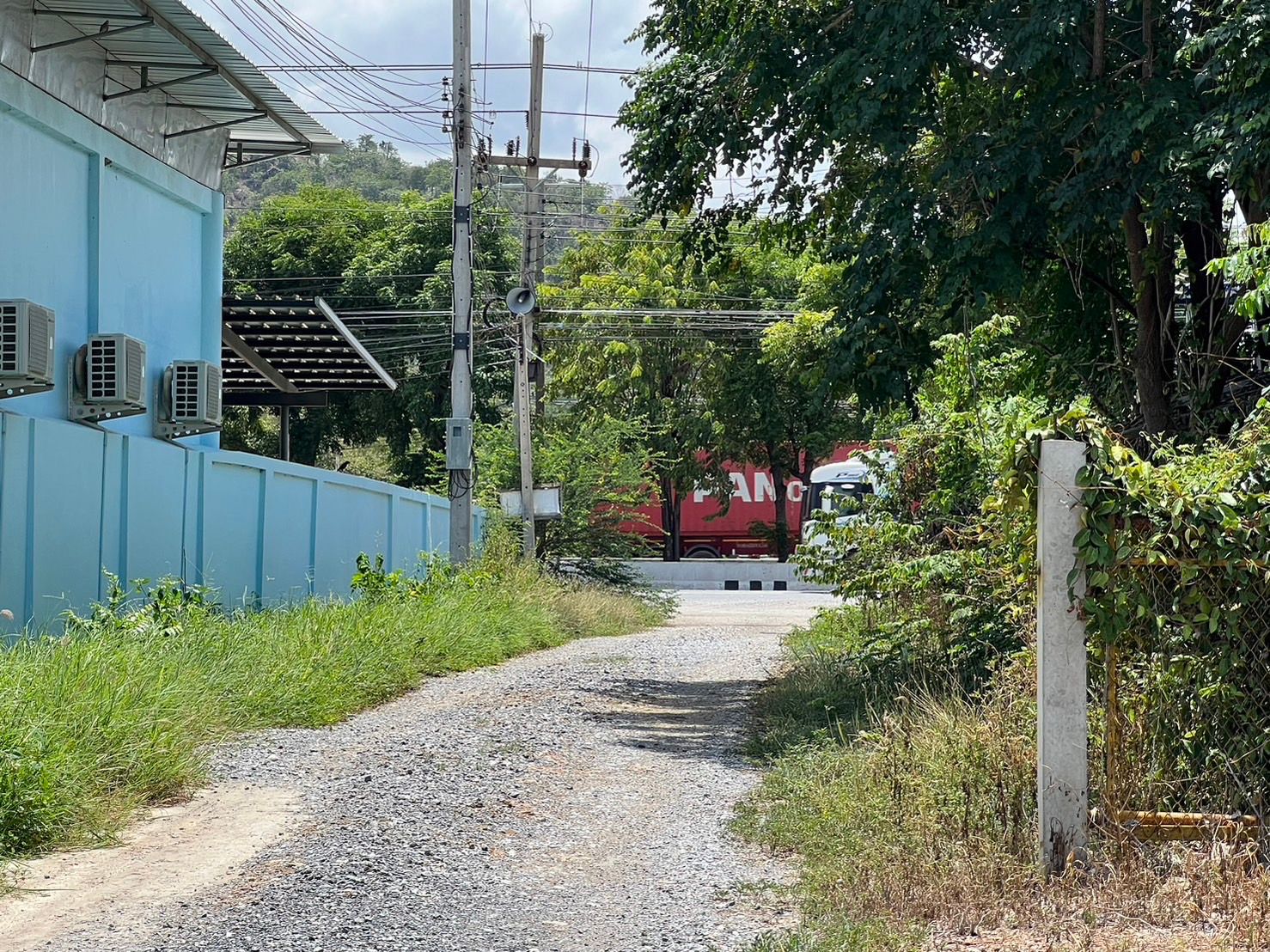 ขายโรงงานพร้อมบ้าน เนื้อที่กว่า 6 ไร่ ตั้งอยู่ที่ อำเภอโกรกพระ จังหวัดเชียงราย