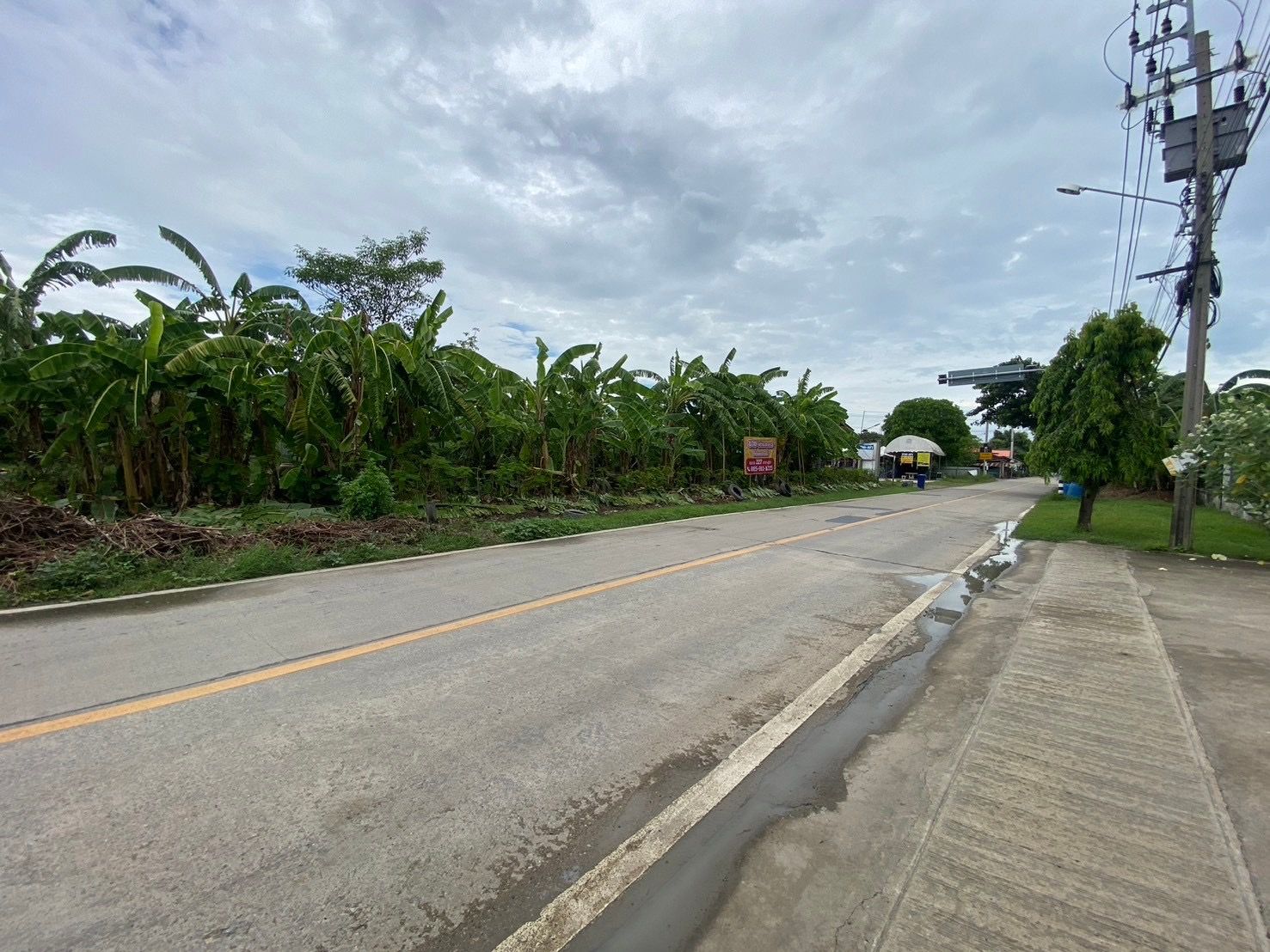 ขายที่ดินแปลงสวย ถมแล้ว บางใหญ่ 227 ตรว. ติดถนนหลัก เหมาะปลูกบ้านร้านค้า