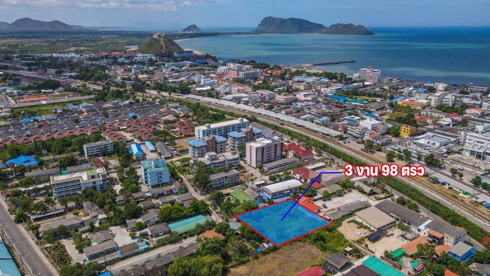 ขายที่ดินเปล่าใจกลางเมืองประจวบ (ยังไม่ได้ถม) ติดกับสถานที่ราชการหลายแห่ง ห่างทะเลเพียง 800 เมตร