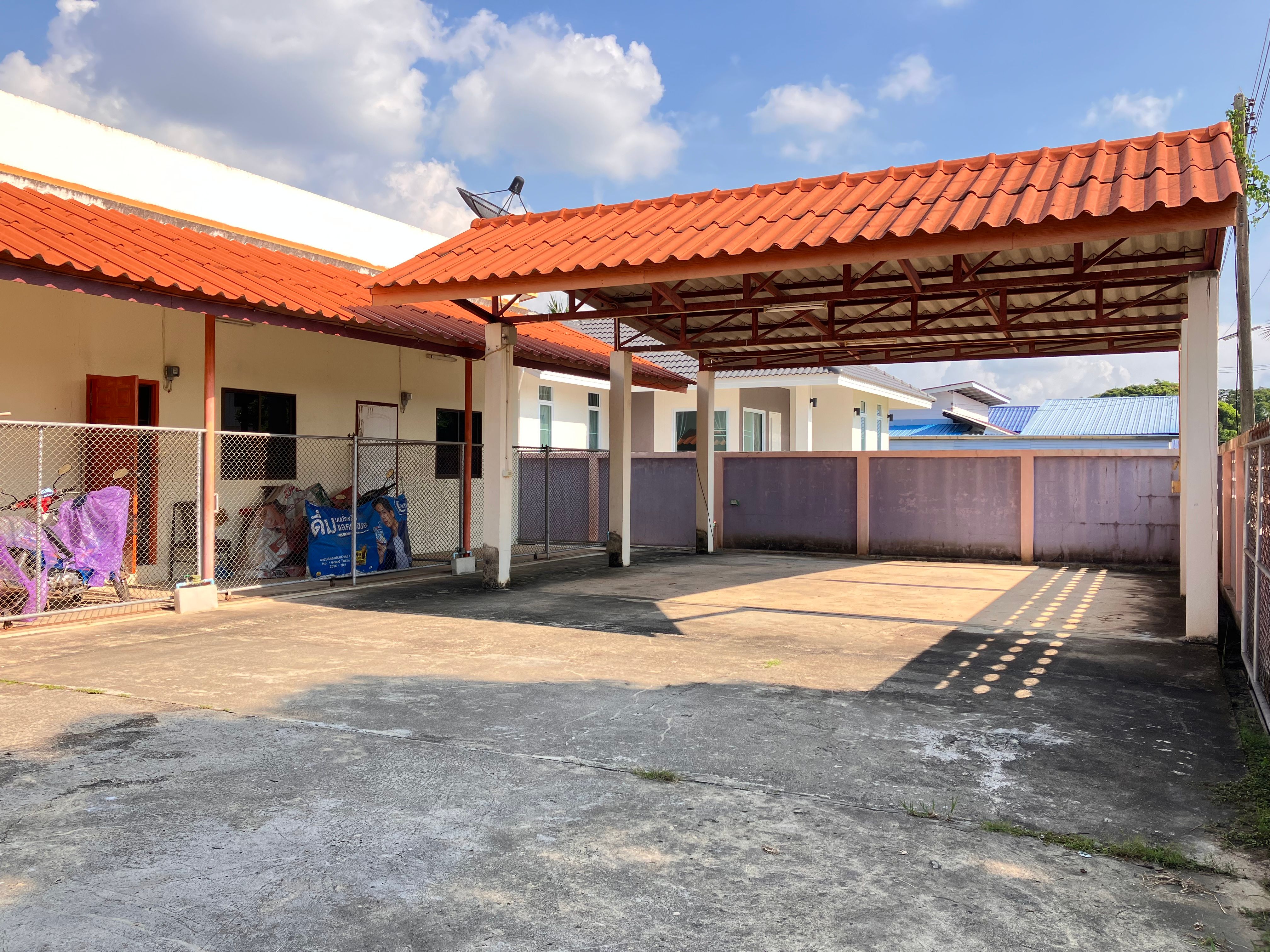 หอพักเพื่อการลงทุน บน ถนนซุปเปอร์ไฮเวย์ลำปางเชียงใหม่ ซอยศรีสง่า ตรงข้าม Global house ลำปาง