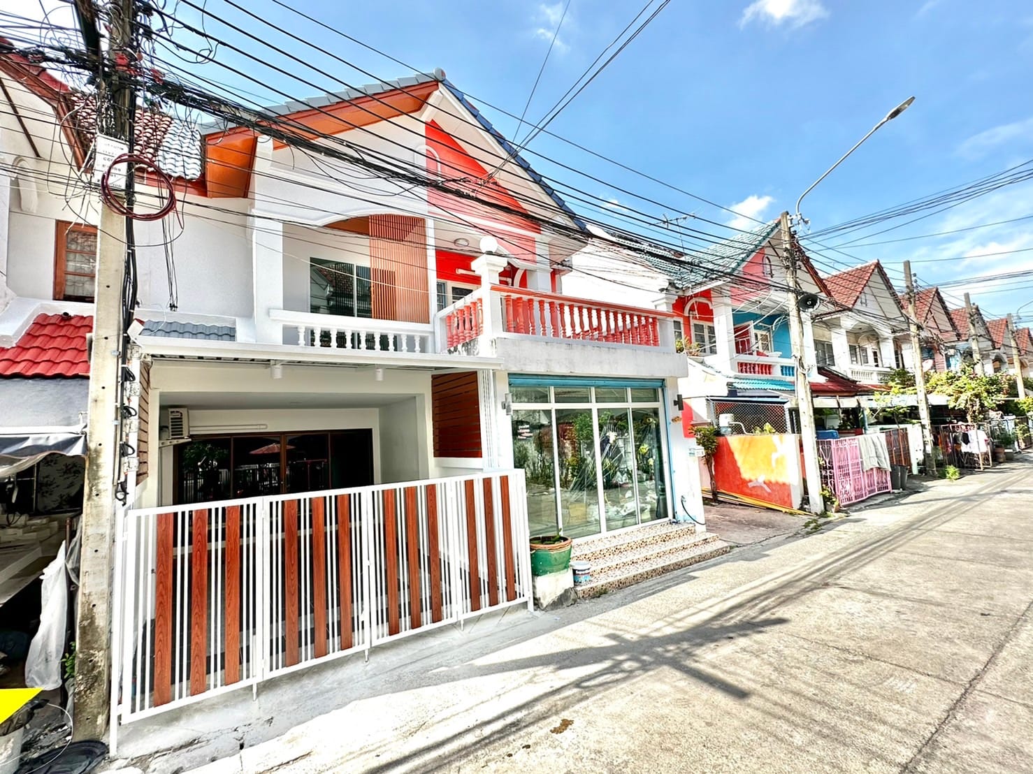 บ้านรีโนเวท ใหม่ ราคาเบาๆ ทำเลดี