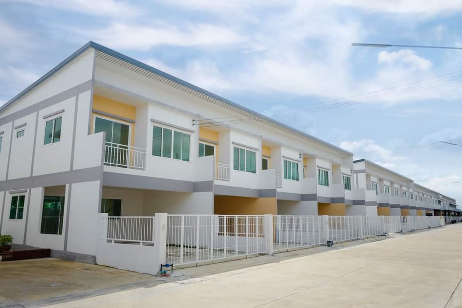 ทาวน์​เฮ้าส์​ พร้อม​อยู่​  สไตล์​บ้านเดี่ยว อ.ลำลูกา จ.ปทุมธานี 33.1 ตร.ว.