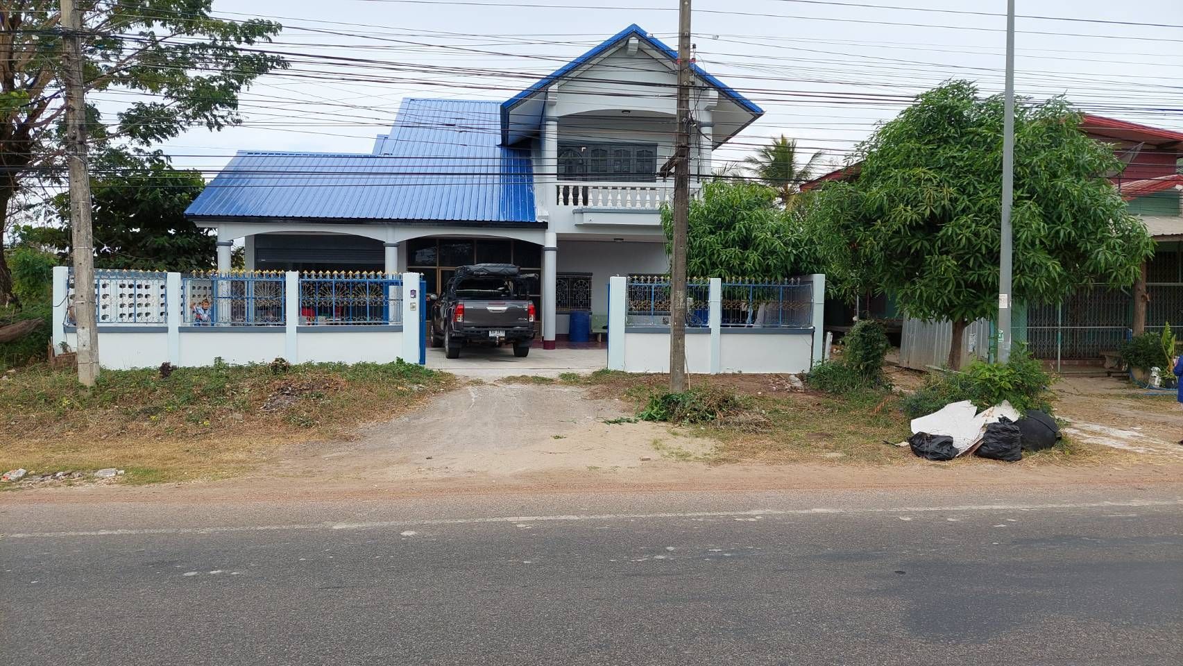 บ้านรีโนเวทพร้อมอยู่ 5ห้องนอน 2ห้องน้ำ ใกล้ตลาดแสนพัน ใกล้โลตัสธาตุพนม