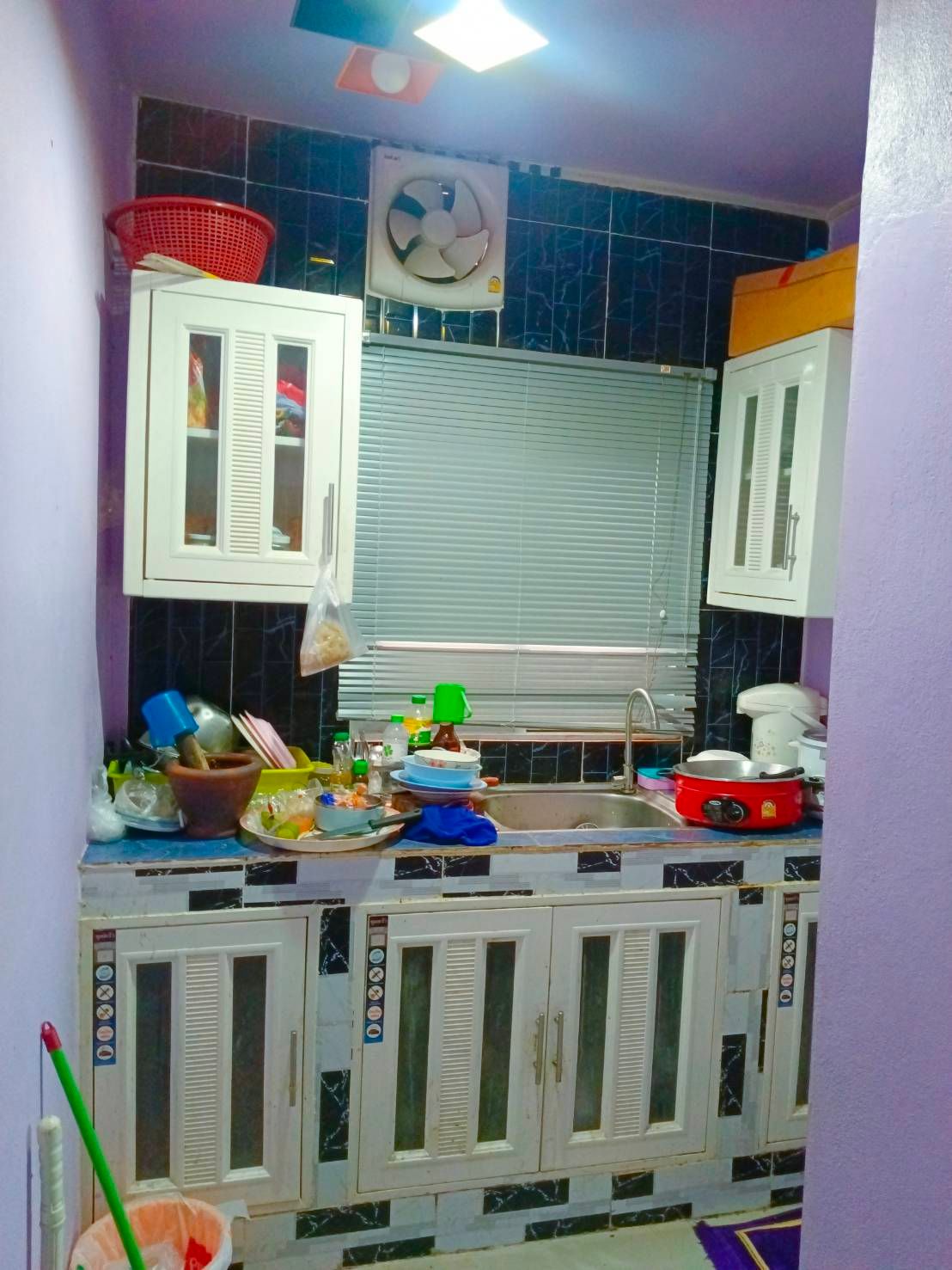 ขายบ้านพร้อมที่ดิน ซอย เคหะชุมชนฉลองกรุง ใกล้โรงเรียนสังฆประชานุสรณ์ หนองจอก กรุงเทพฯ