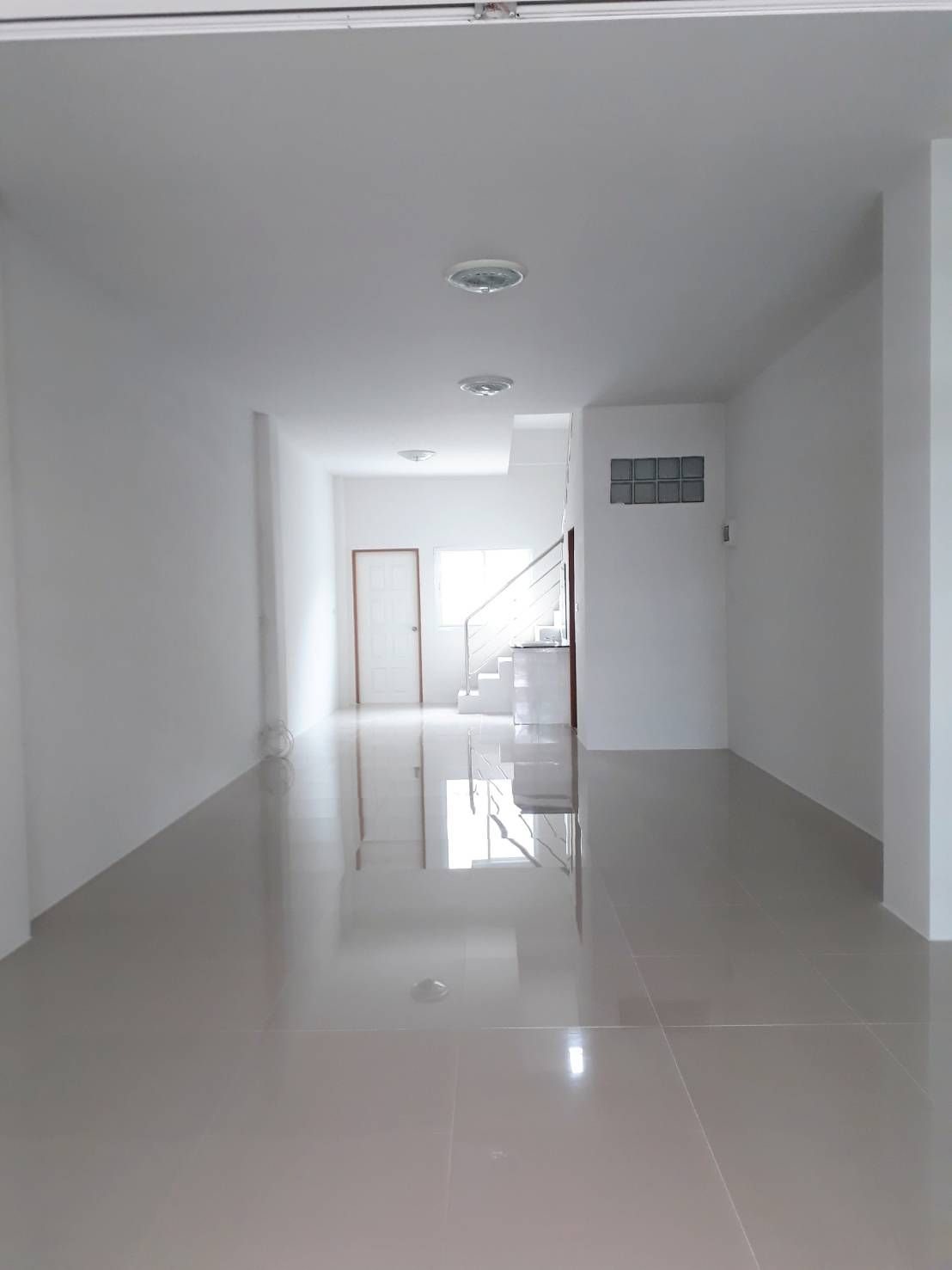 ลดราคา3 แสน ทาวน์โฮม 3 ชั้น ใจกลางเมืองนครศรีฯ ซ.พัฒนาการคูขวาง82 
