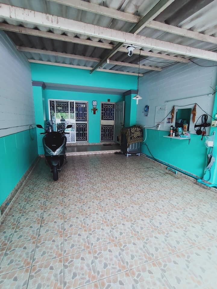 ทาวน์โฮม หมู่บ้านลินดาปารค์ พร้อมของแถม 0-0-20.8 ตร.ว. อ.พานทอง จ.ชลบุรี