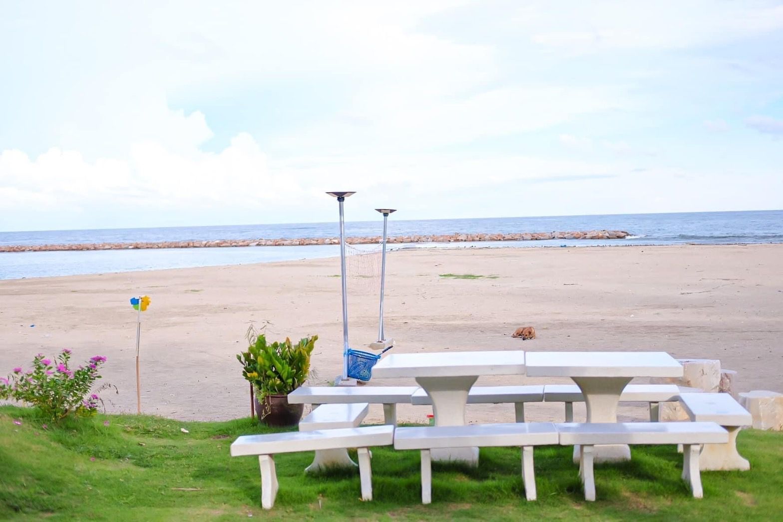 ขายที่ดินพร้อมบ้านอยู่ติดหาดเจ้าสำราญ จังหวัดเพชรบุรี