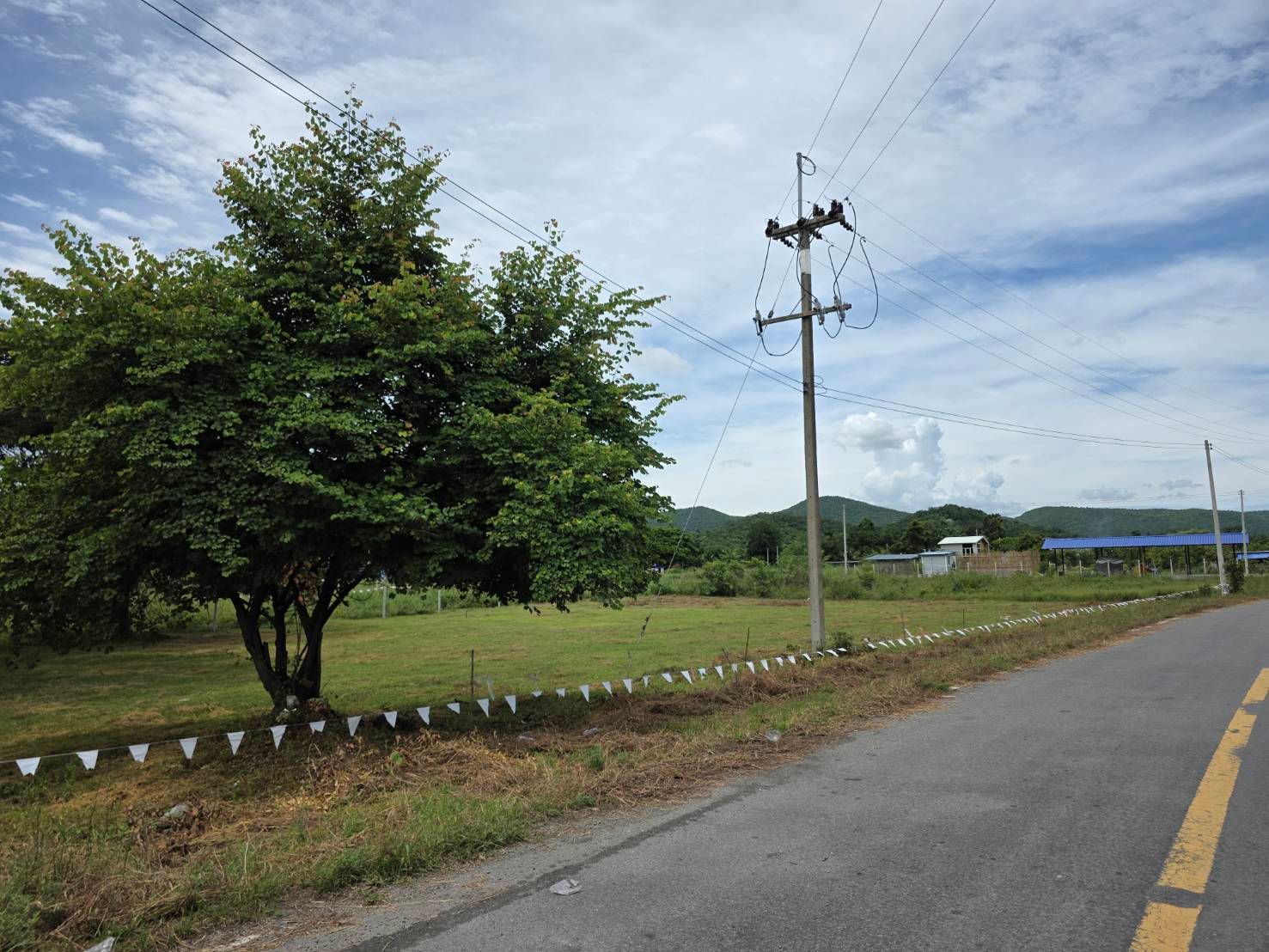 (สด-ผ่อน) ที่ดินโฉนด ติดถนนหลวง มีน้ำ ไฟ 1 ไร่  ทางเข้าอ่างเก็บน้ำ